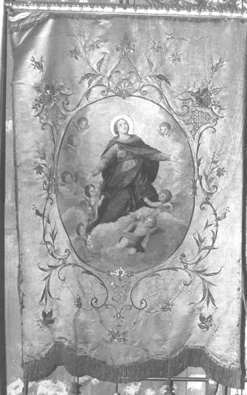 Madonna Assunta/ Angeli adoranti l'ostensorio (stendardo processionale, opera isolata) - manifattura bresciana (sec. XIX)