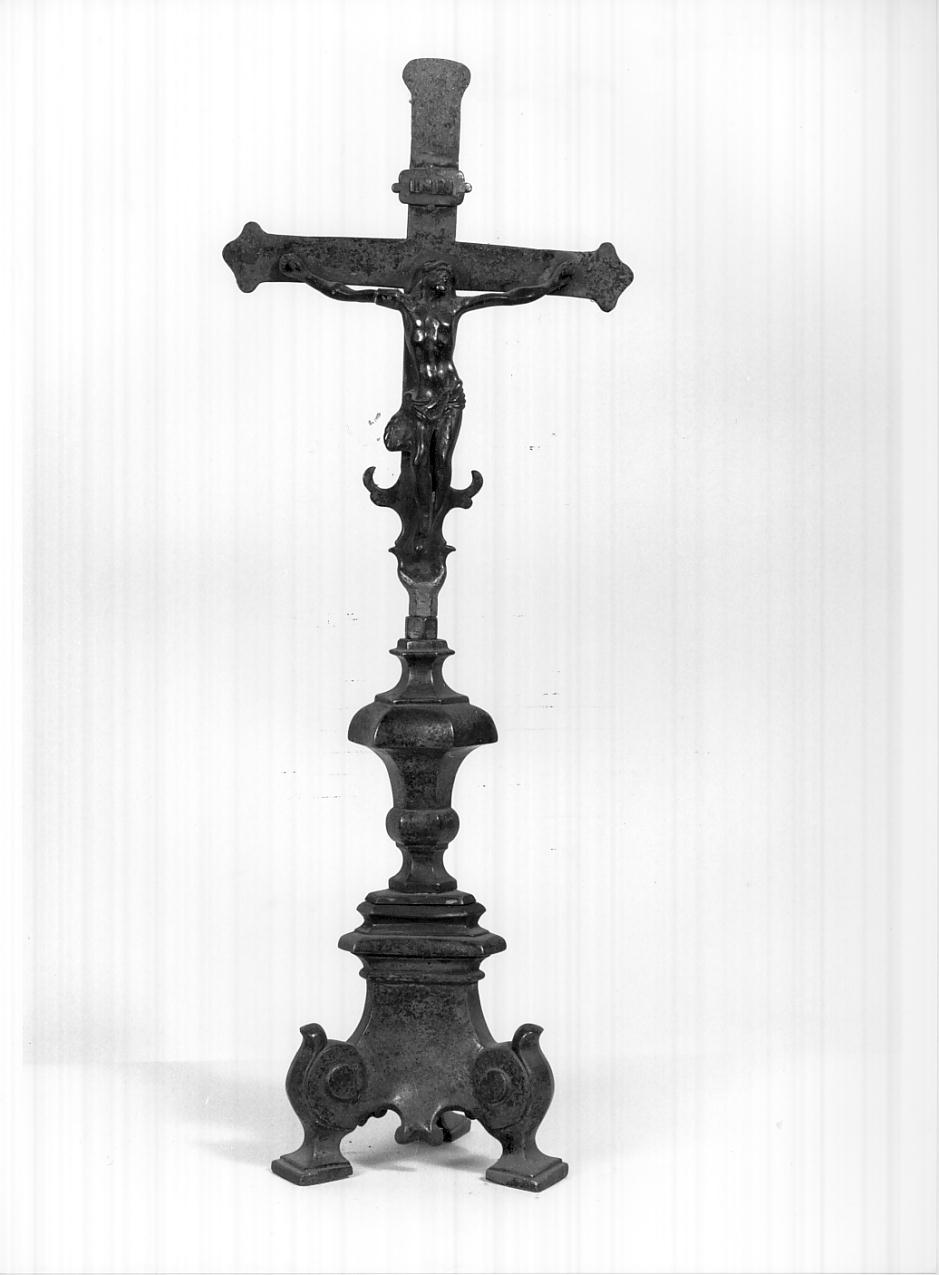 croce d'altare, opera isolata - ambito mantovano (primo quarto sec. XX)