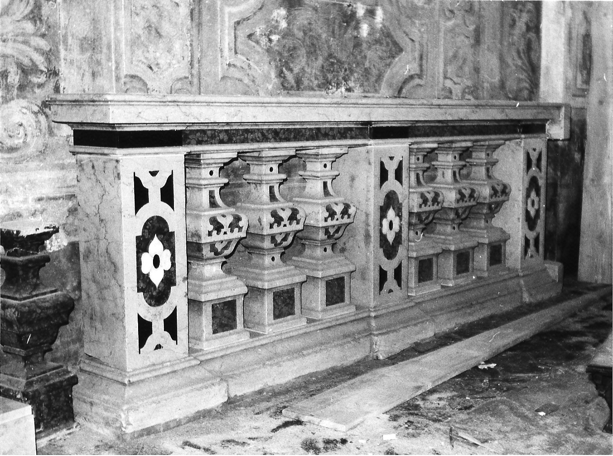 balaustrata di altare, coppia - ambito bresciano (prima metà sec. XVIII)