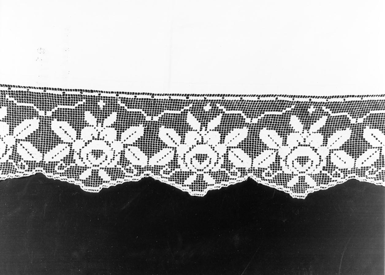 motivi decorativi floreali (tovaglia d'altare, opera isolata) - manifattura cremonese (ultimo quarto sec. XIX)
