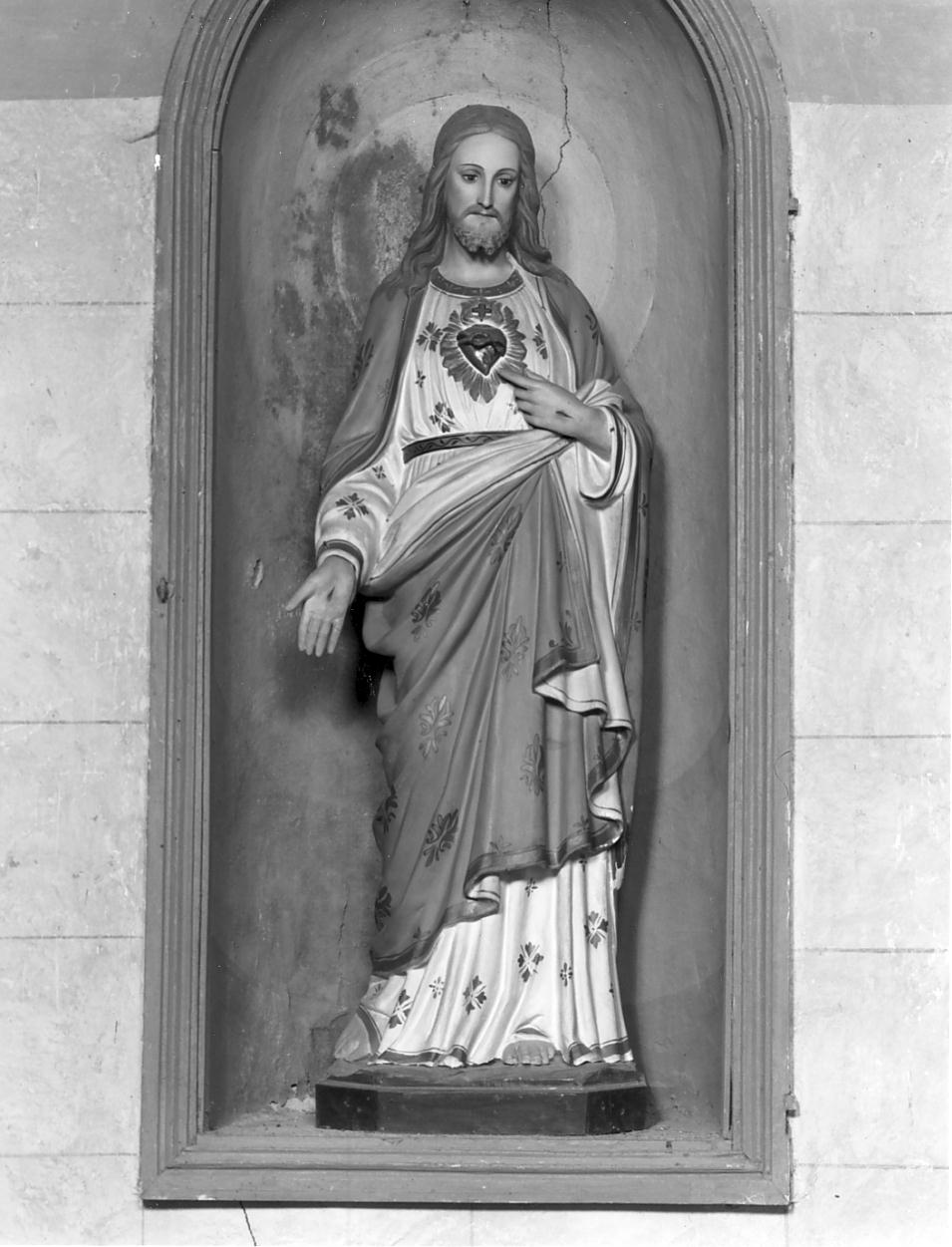 Sacro Cuore di Gesù (statua, opera isolata) - manifattura lombarda (prima metà sec. XX)