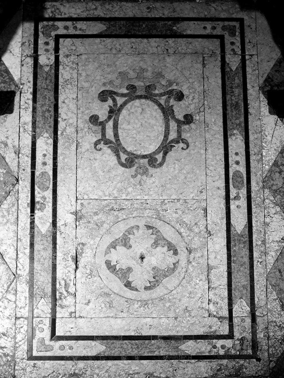 lapide tombale, opera isolata - ambito bresciano (prima metà sec. XVIII)