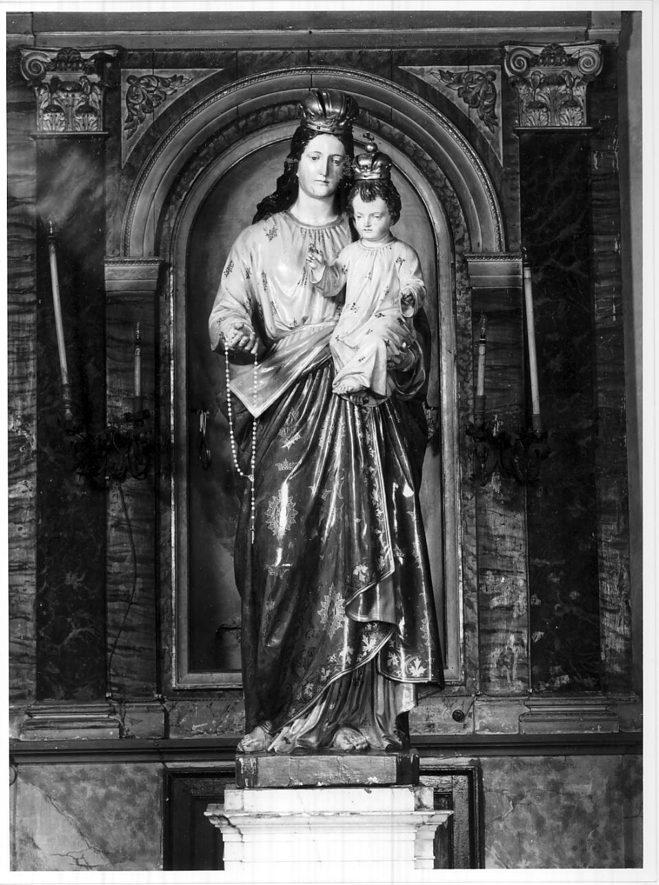 Madonna del Rosario col Bambino (statua, opera isolata) di Runggaldier Giuseppe (bottega) (fine sec. XIX)