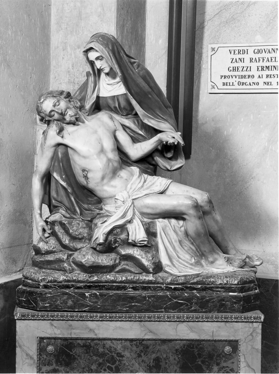 Pietà (statua, opera isolata) - manifattura lombarda (sec. XIX)