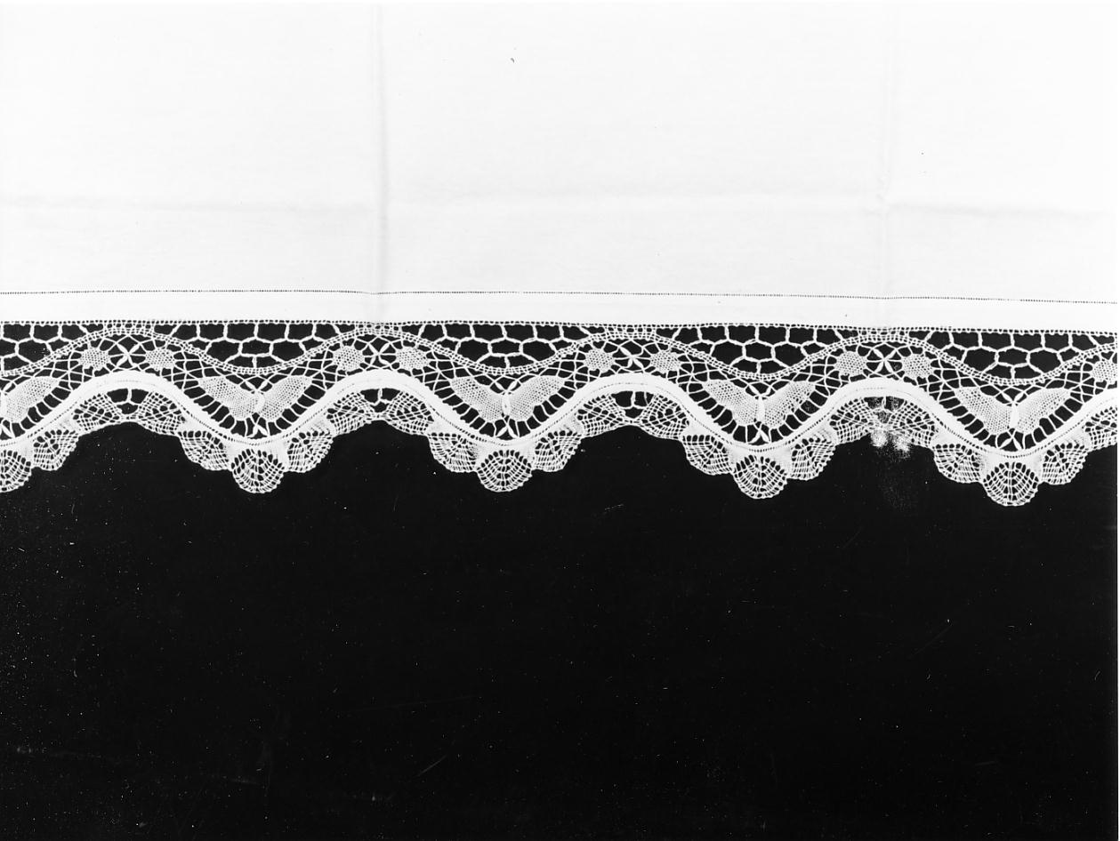tovaglia d'altare, serie - manifattura cremonese (fine/inizio secc. XIX/ XX)
