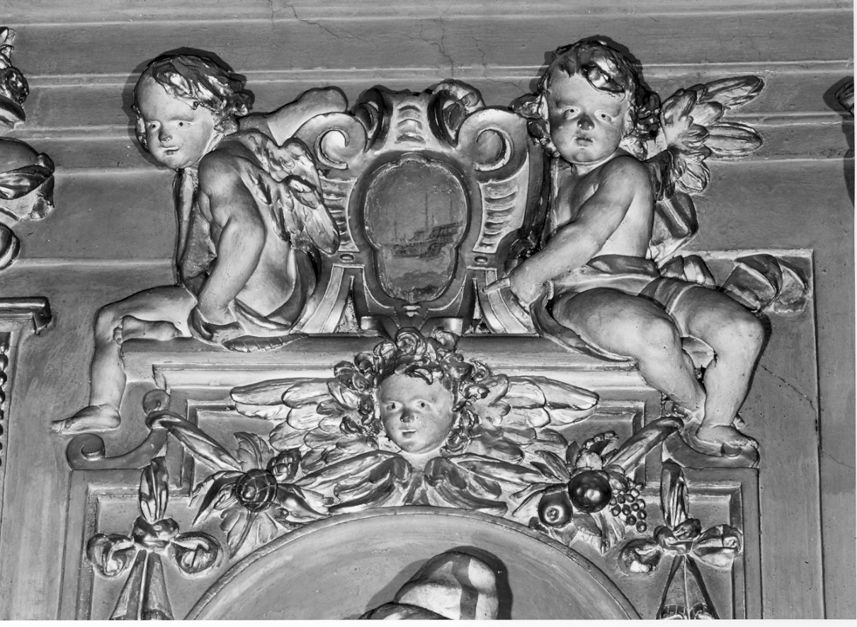 angeli reggenti uno scudo (scultura, coppia) - bottega lombarda (fine/inizio secc. XVII/ XVIII)