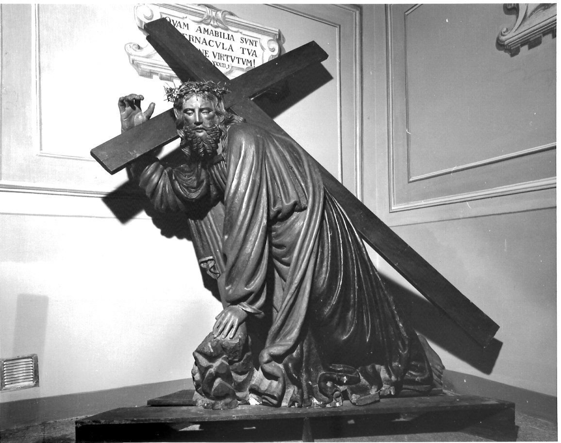 Cristo portacroce (statua, elemento d'insieme) - bottega lombarda (terzo quarto sec. XVI)