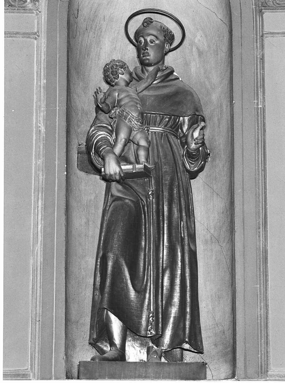 Sant'Antonio da Padova con il bambino (statua, opera isolata) - bottega lombarda (sec. XVII)