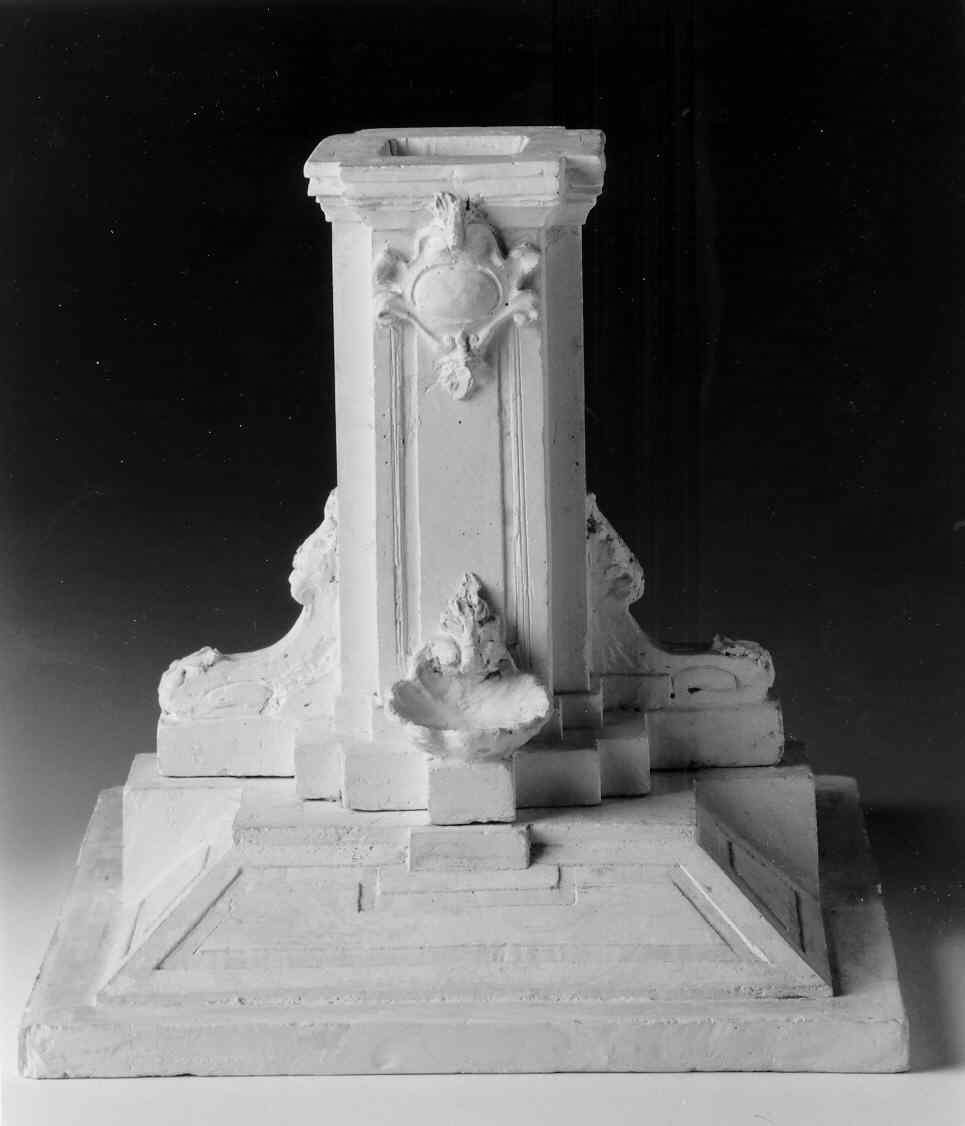 Basamento di una fontana (?) (base di scultura, opera isolata) - ambito lombardo (ultimo quarto sec. XIX)