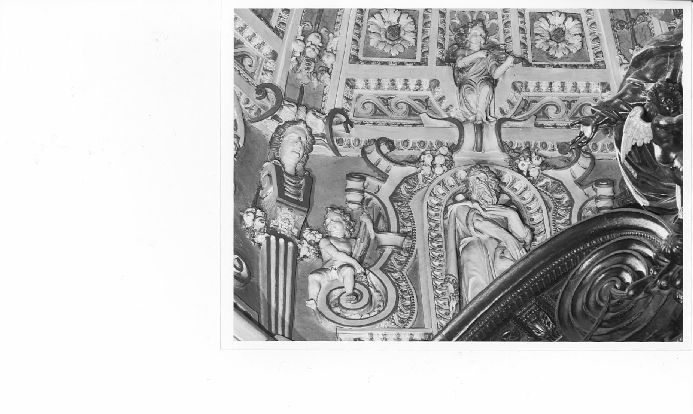 Profeta (?)/ angelo musicante (rilievo) di Bianchi Giuseppe, Fontana Giuseppe, Bianchi Pompeo (secc. XVI/ XVII)