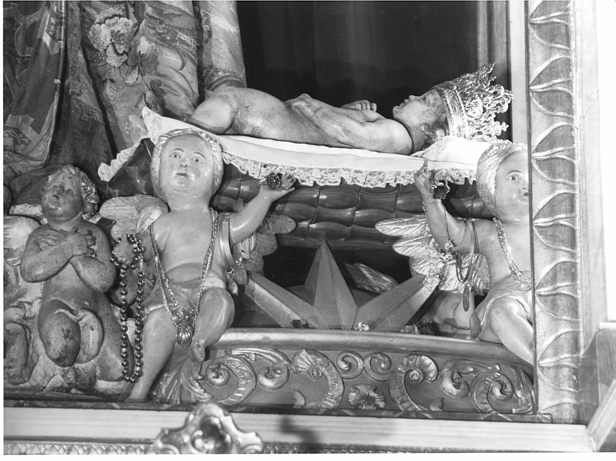 Gesù Bambino nella culla (statua) di Del Maino Giovanni Angelo (sec. XVI)