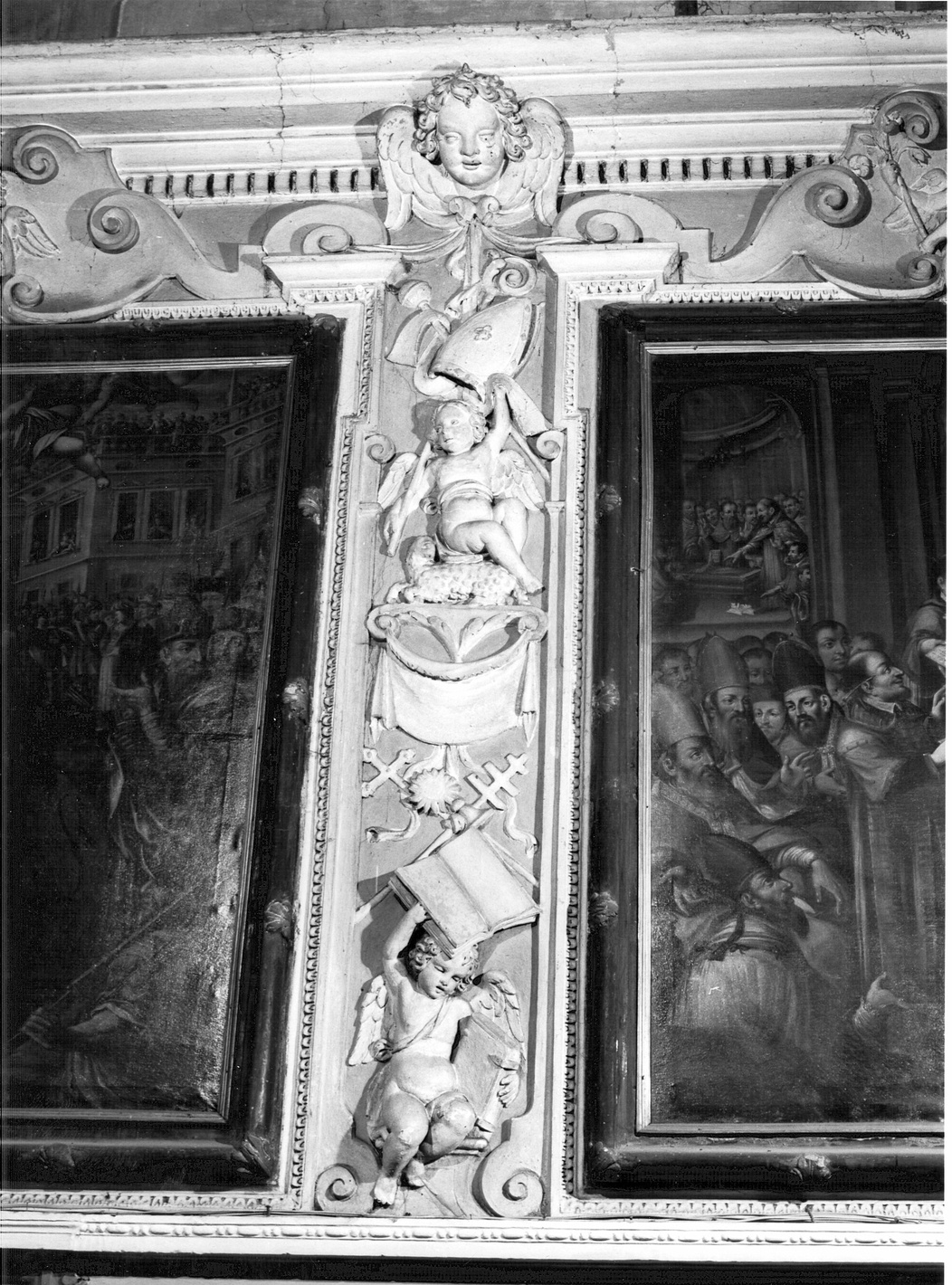 angeli con i simboli della passione (decorazione plastica, elemento d'insieme) - ambito lombardo (sec. XVII)