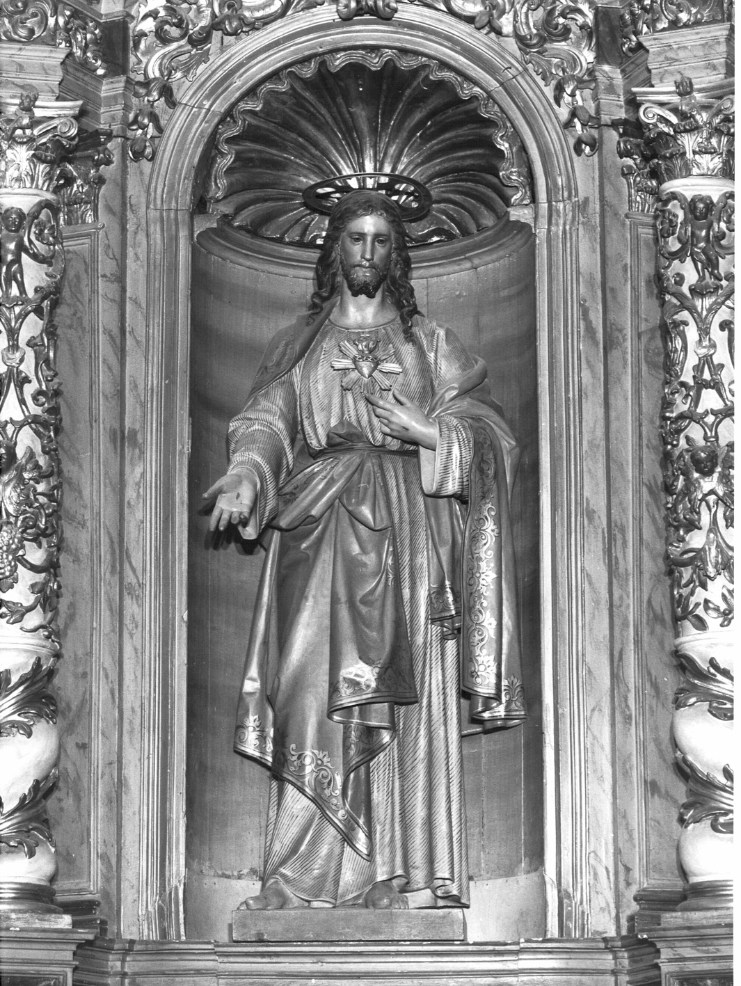 Sacro Cuore di Gesù (statua, opera isolata) di Demetz Ferdinand (ultimo quarto sec. XIX)