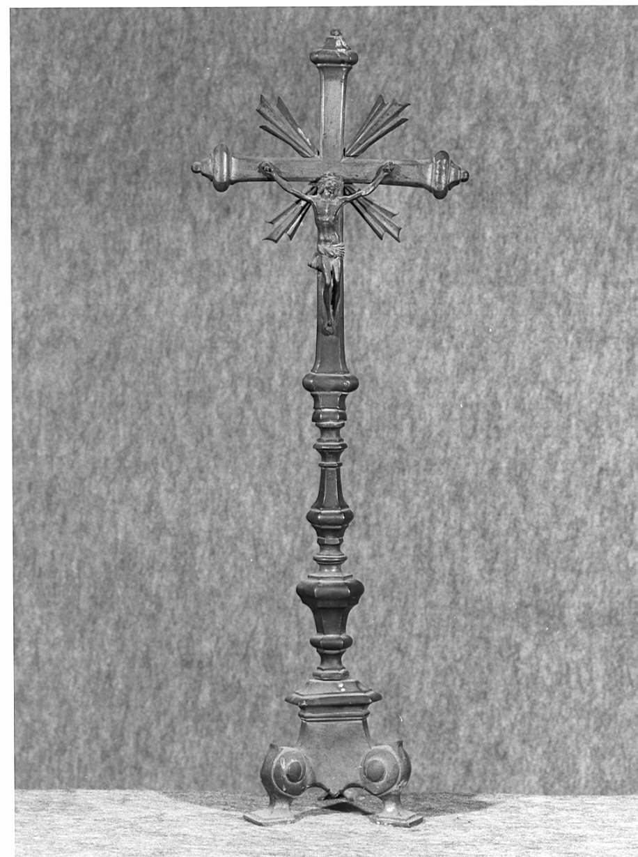 croce d'altare, opera isolata - produzione lombarda (prima metà sec. XX)