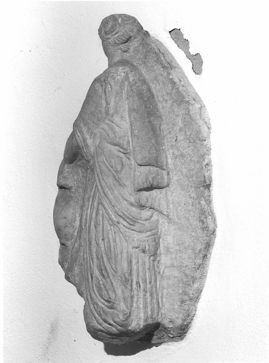 figura femminile (rilievo, opera isolata) - ambito romano (sec. III a.C)