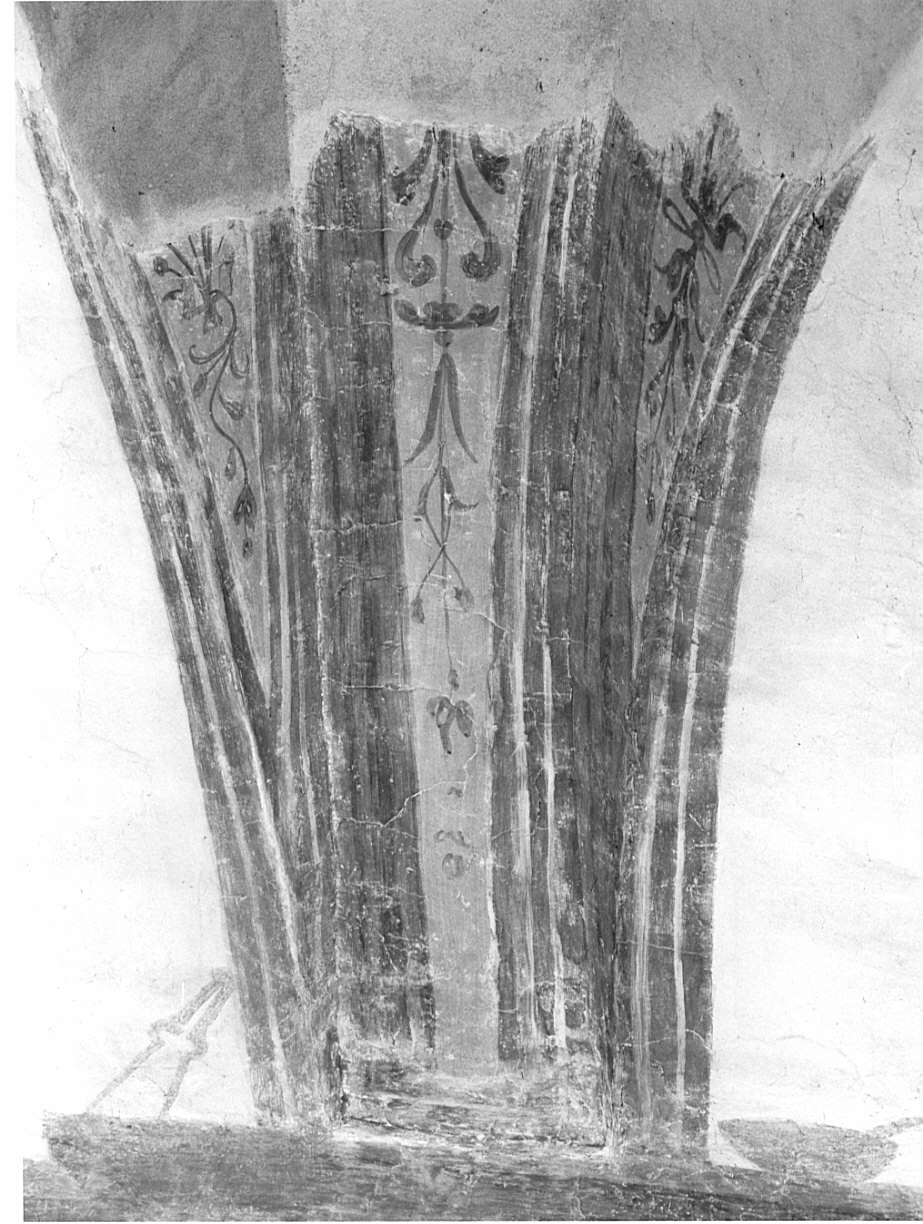 motivi decorativi a grottesche (dipinto, elemento d'insieme) - ambito lombardo (seconda metà sec. XVI)