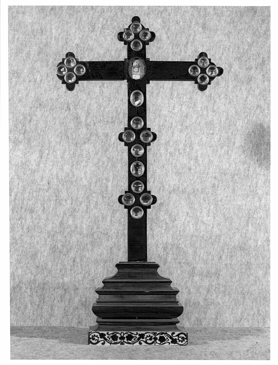 reliquiario - a croce, opera isolata - bottega lombarda (sec. XVII)
