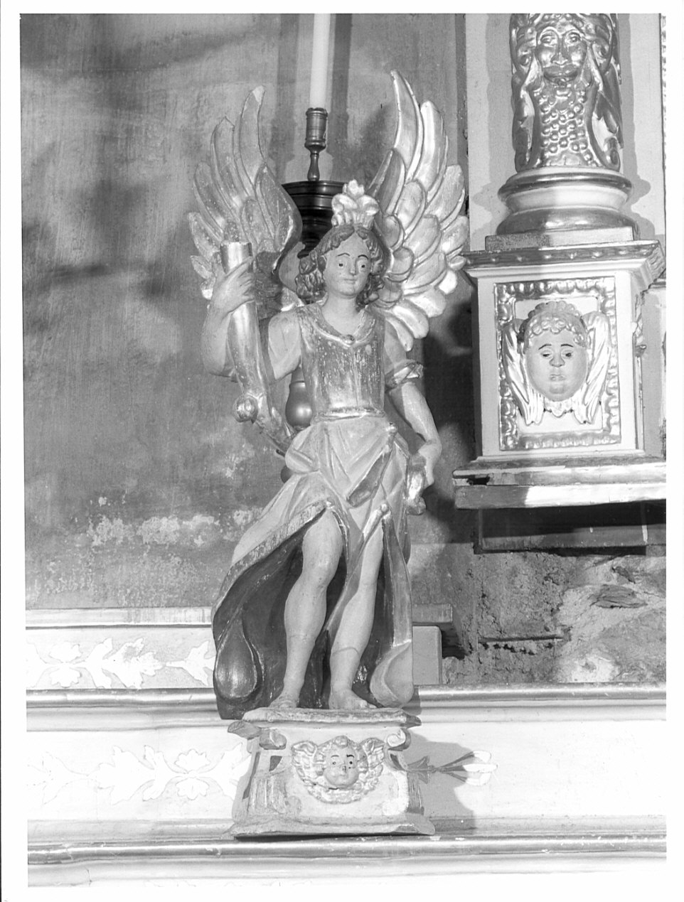 angelo (statuetta portacandelabro, pendant) - ambito italiano (sec. XVII)