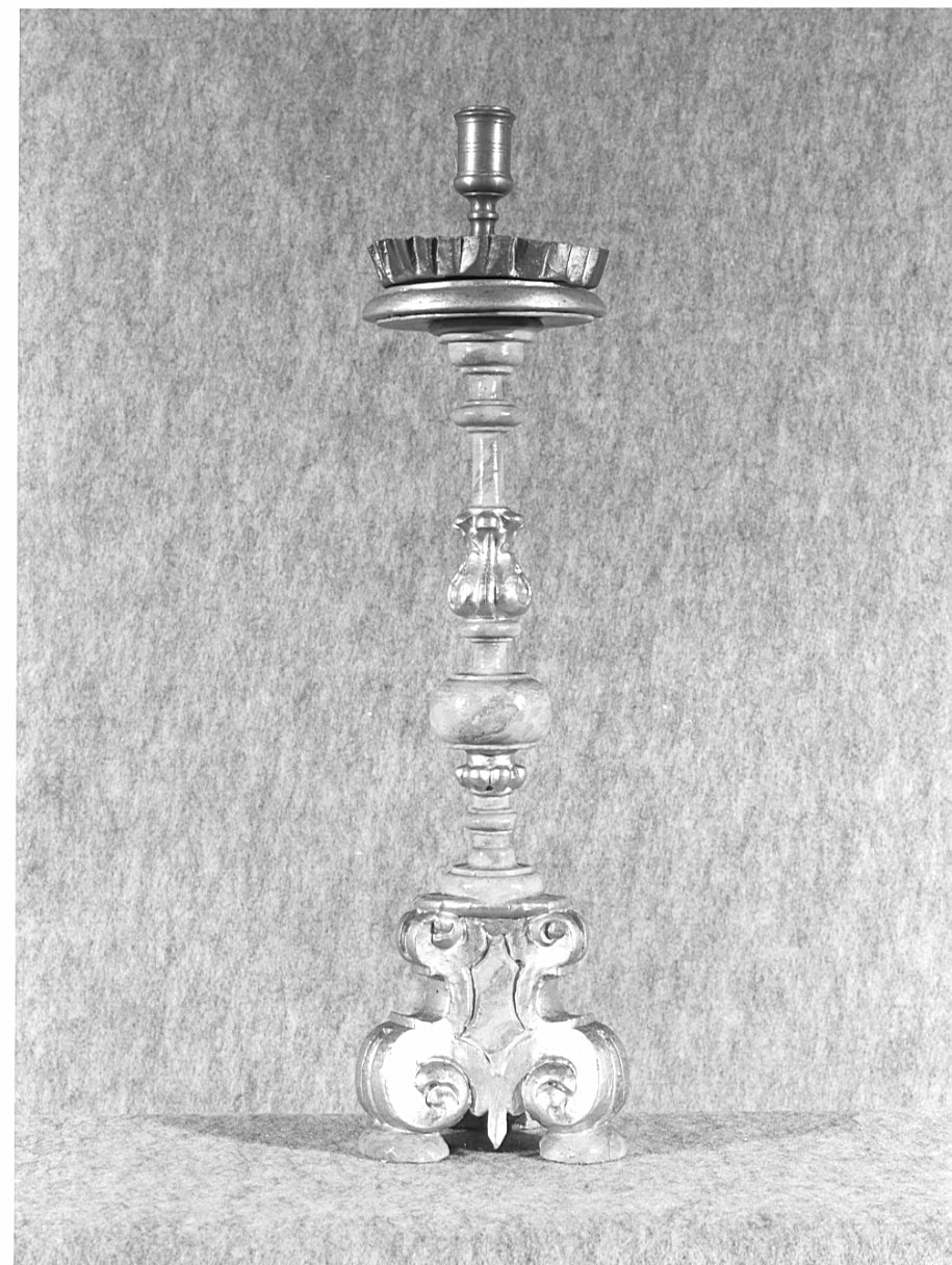candeliere d'altare, serie - ambito lombardo (sec. XVII)