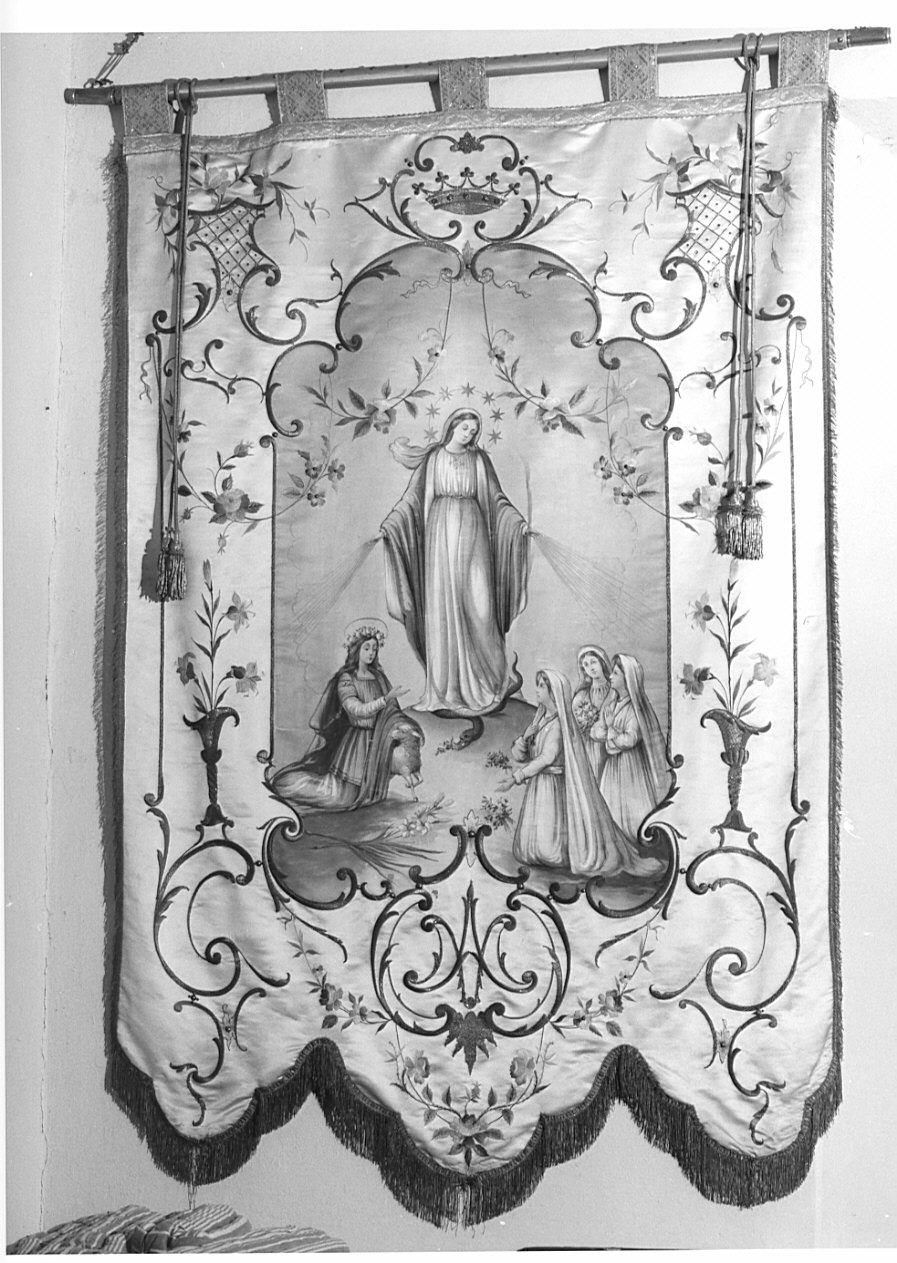 Immacolata concezione con Sant'Agnese e vergini (Stendardo processionale) - Manifattura lombarda (Sec. XX, Sec. XX)