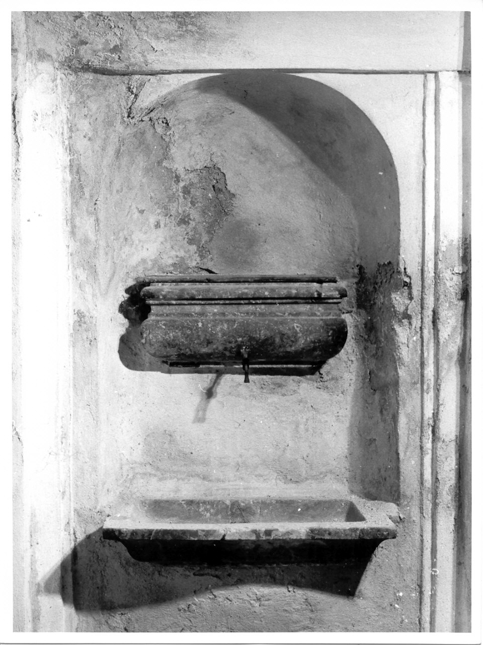 lavabo da sacrestia, opera isolata - ambito valtellinese (sec. XVIII)