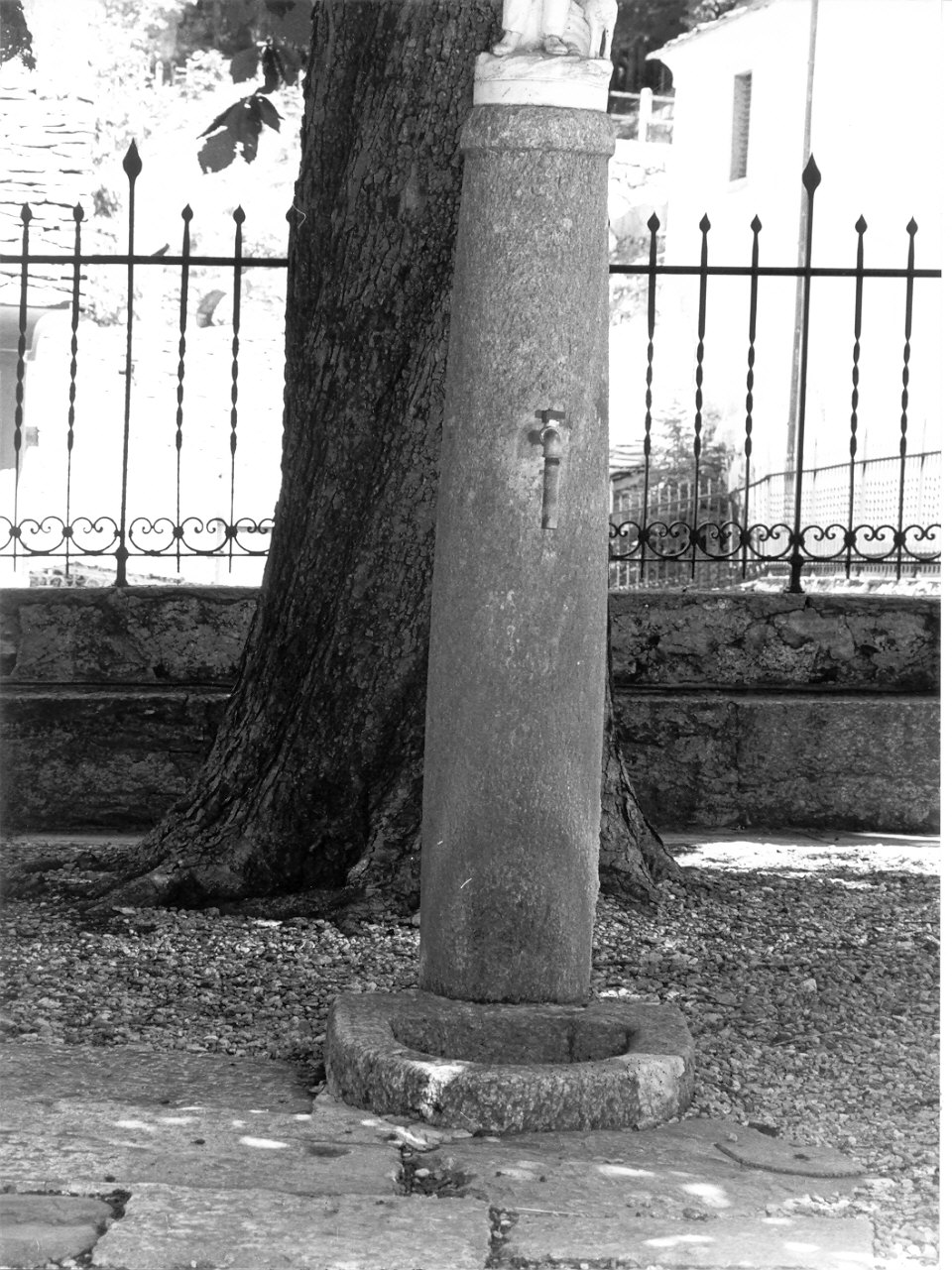 colonna, opera isolata - ambito della Val Chiavenna (sec. XVII)