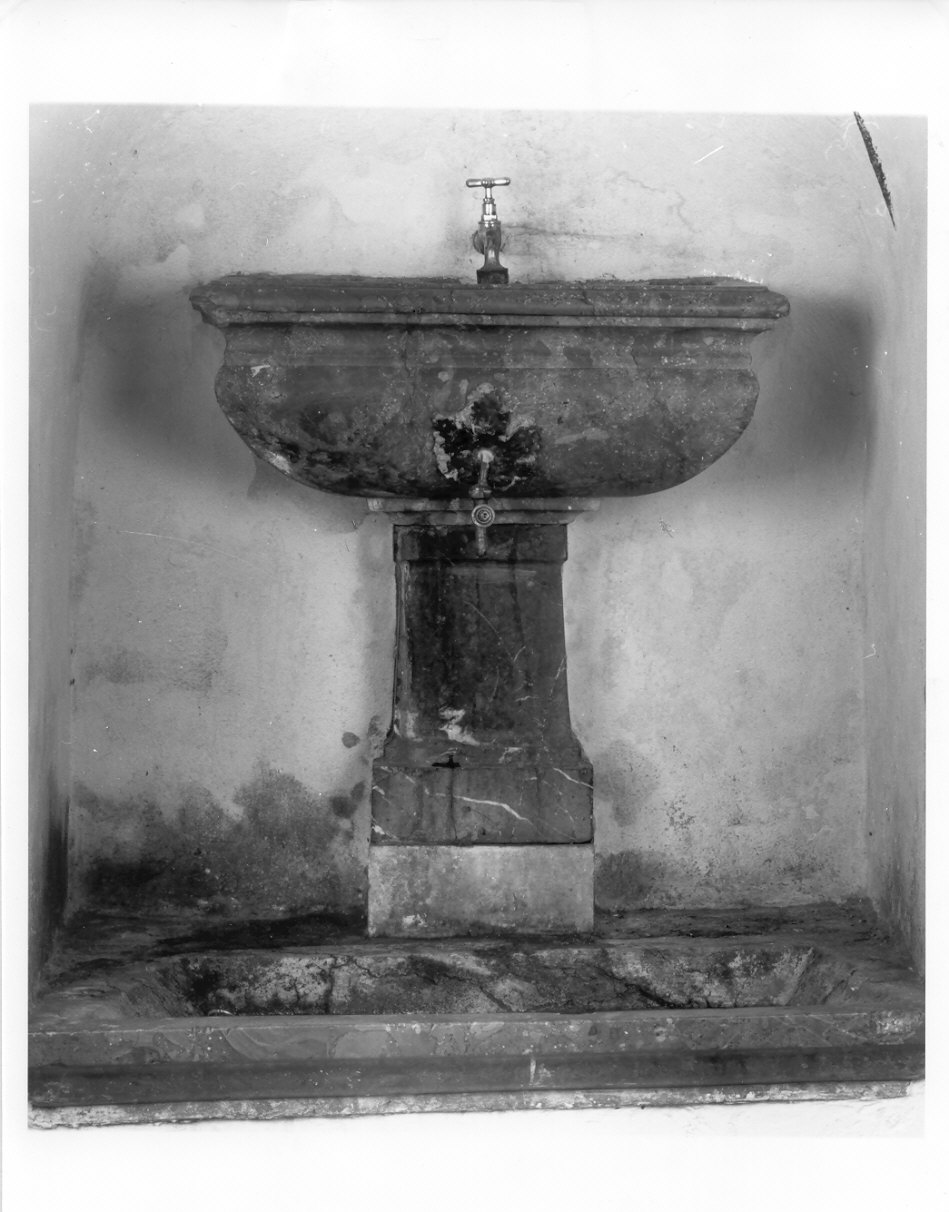 lavabo da sacrestia, opera isolata - ambito della Val Chiavenna (sec. XVIII)