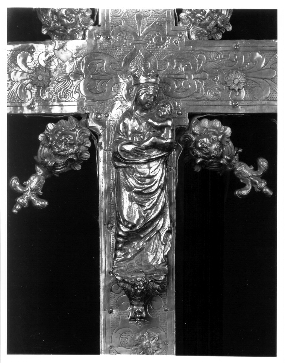 Madonna con Bambino (placchetta di croce processionale, elemento d'insieme) - bottega napoletana (sec. XVI)