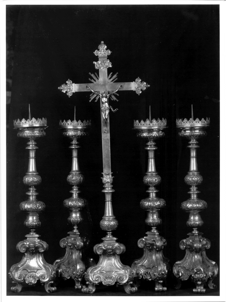 candeliere d'altare, serie - bottega romana (sec. XVIII)