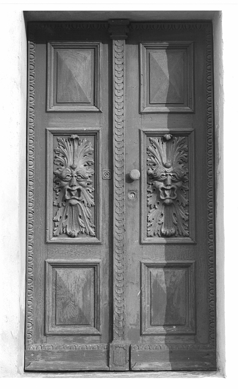 porta, opera isolata - ambito valtellinese (fine/inizio secc. XVIII/ XIX)