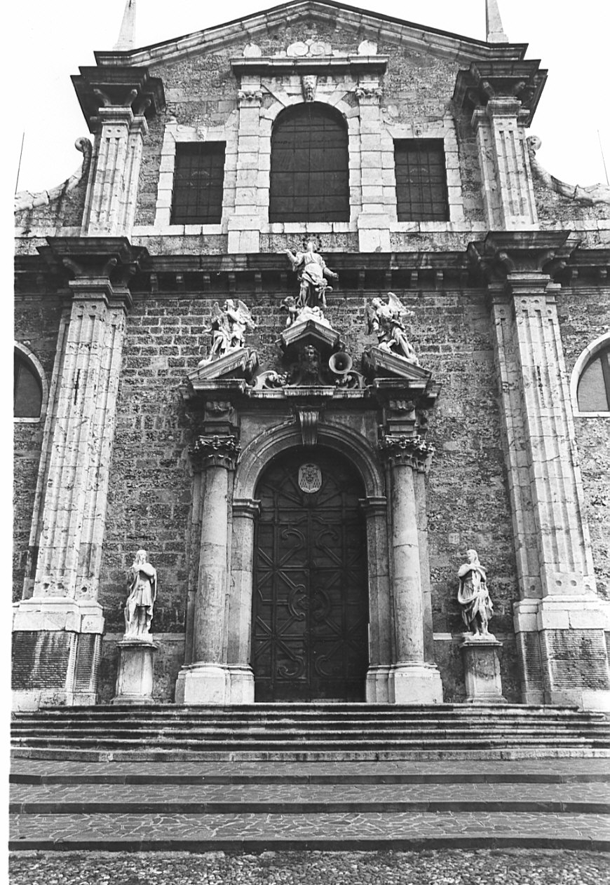 portale maggiore, opera isolata - bottega lombarda (sec. XVIII)