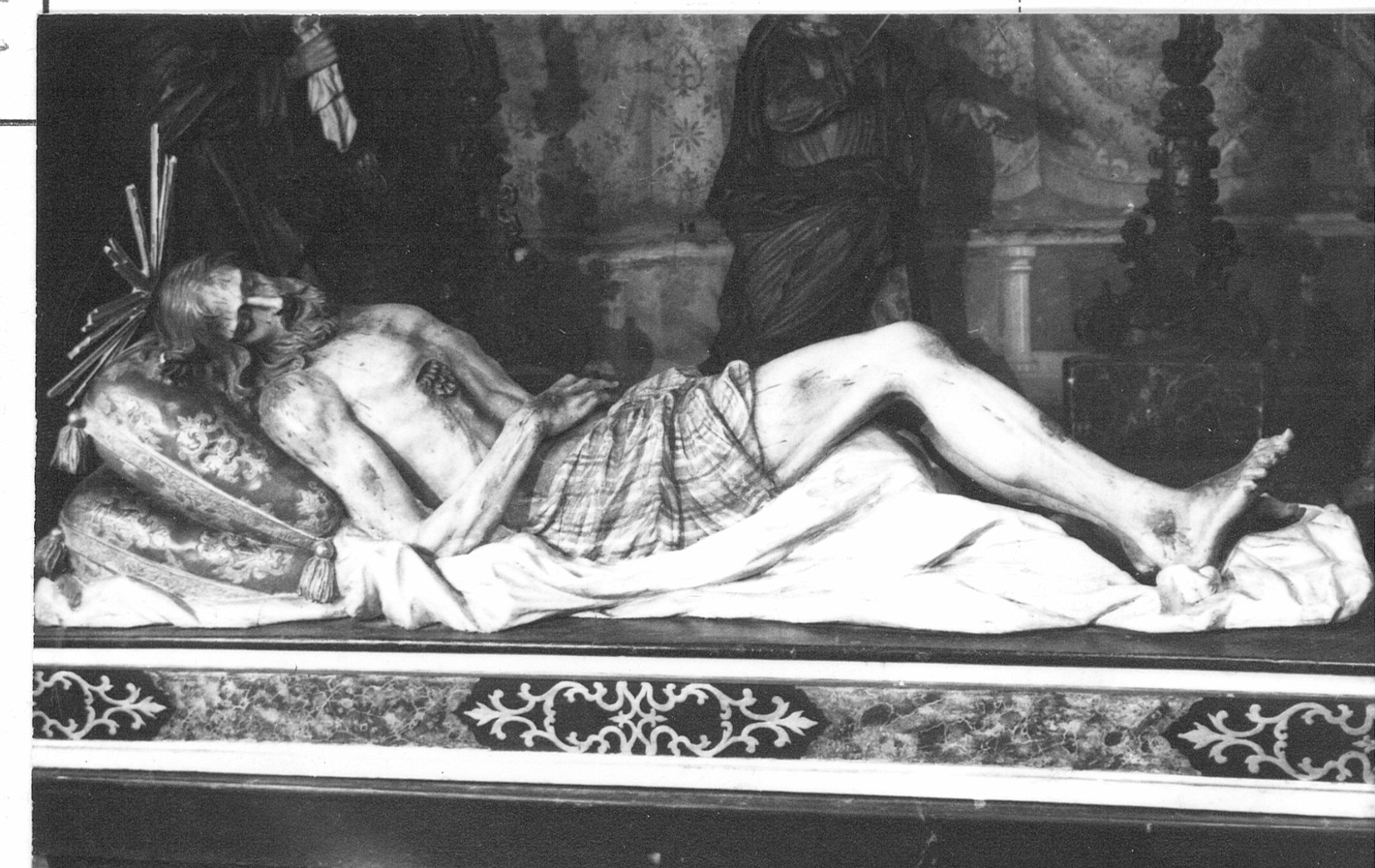 compianto sul Cristo morto (gruppo scultoreo, insieme) - bottega bergamasca (sec. XVIII, sec. XVIII)