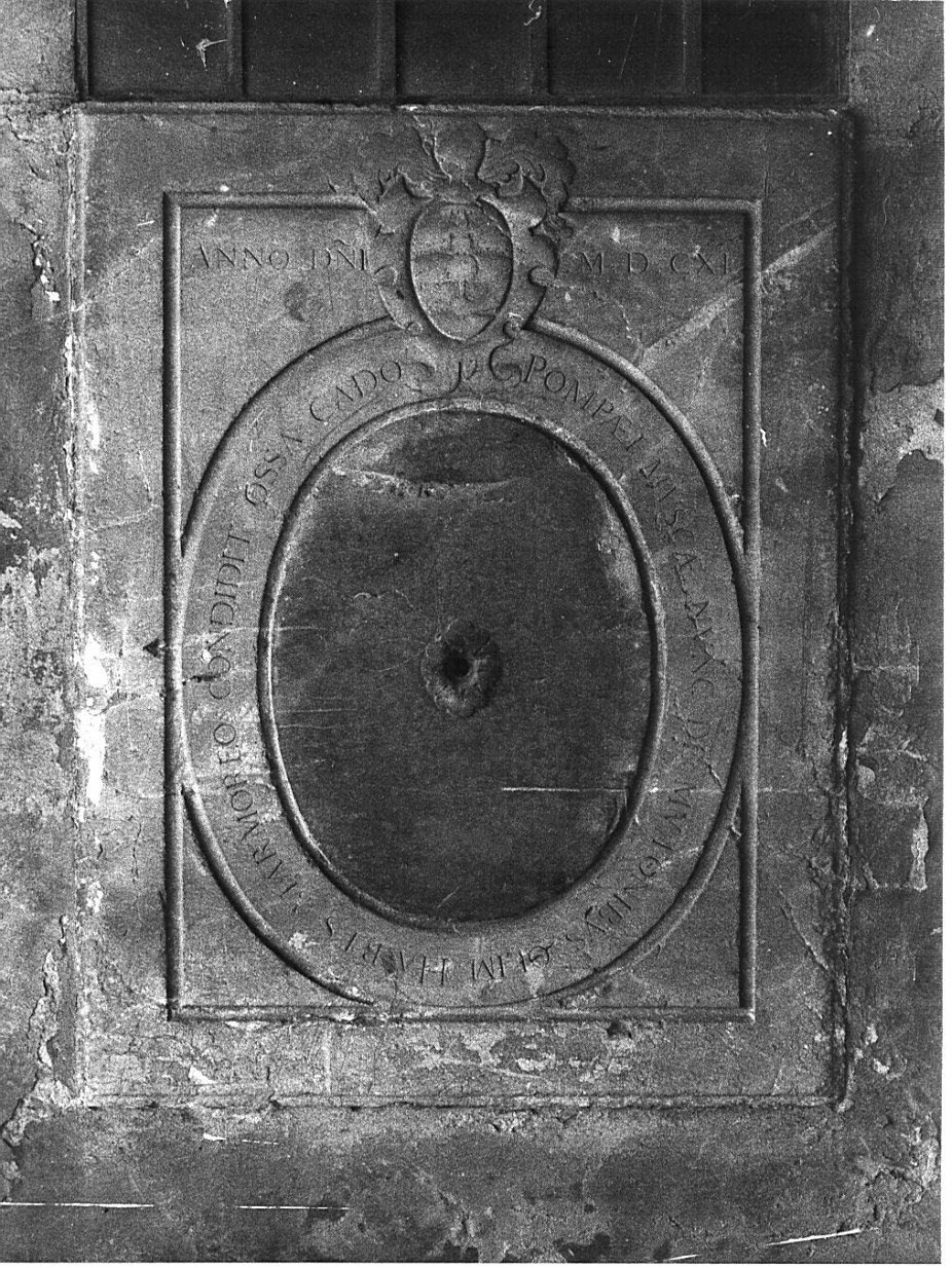 pietra tombale di Pompeo Mosca (rilievo, opera isolata) - bottega bergamasca (sec. XVII)