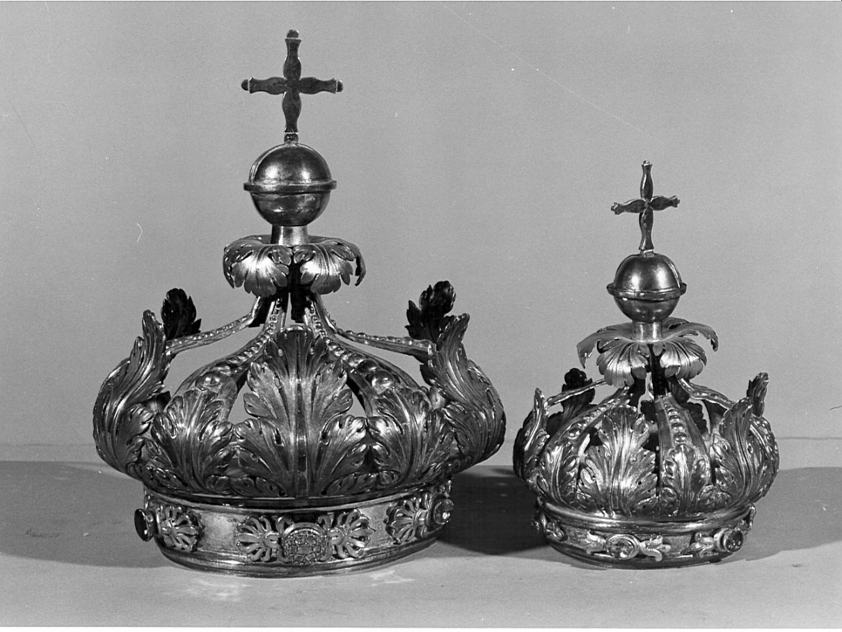 corona da statua, coppia - bottega bergamasca (fine sec. XIX)