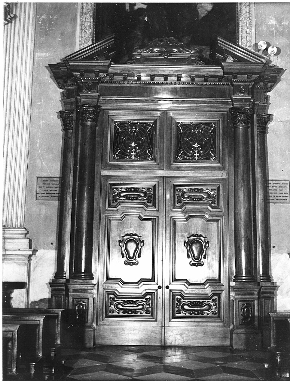 bussola d'ingresso, opera isolata di Angelini Luigi (sec. XX)