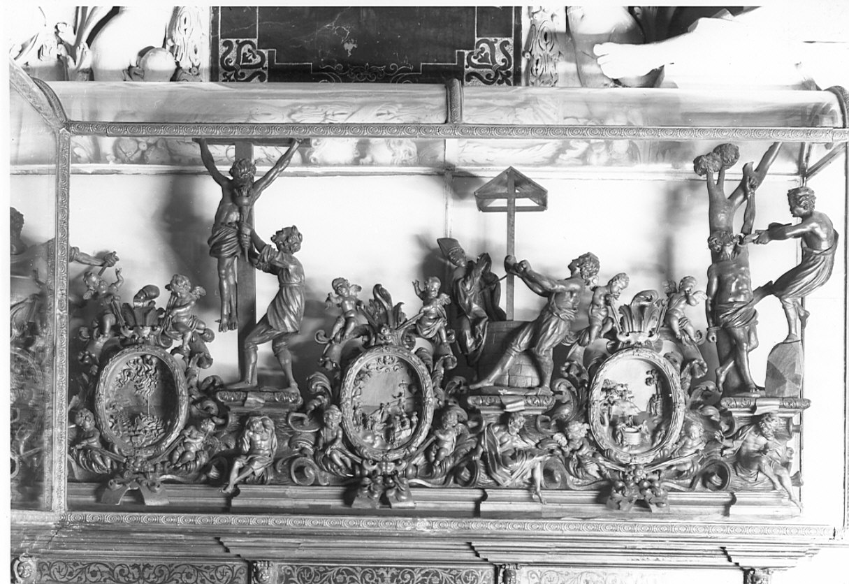 Martirio di San Crispiniano, San Feliciano, San Erasmo e San Venanzio (scultura, complesso decorativo) di Fantoni Andrea (e aiuti) (secc. XVII/ XVIII)