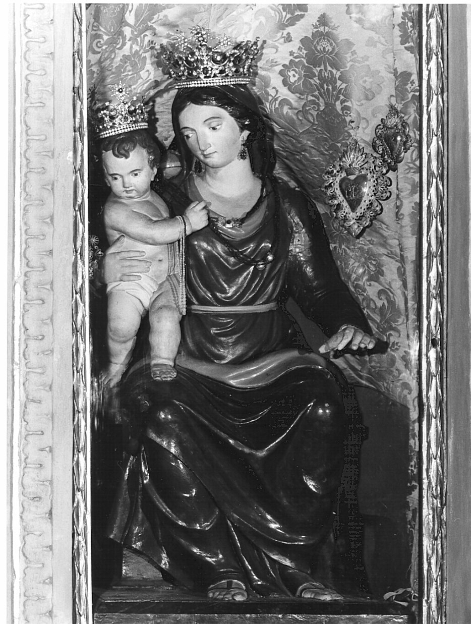 Madonna con Bambino (statua, opera isolata) - bottega italiana (secc. XVII/ XVIII)