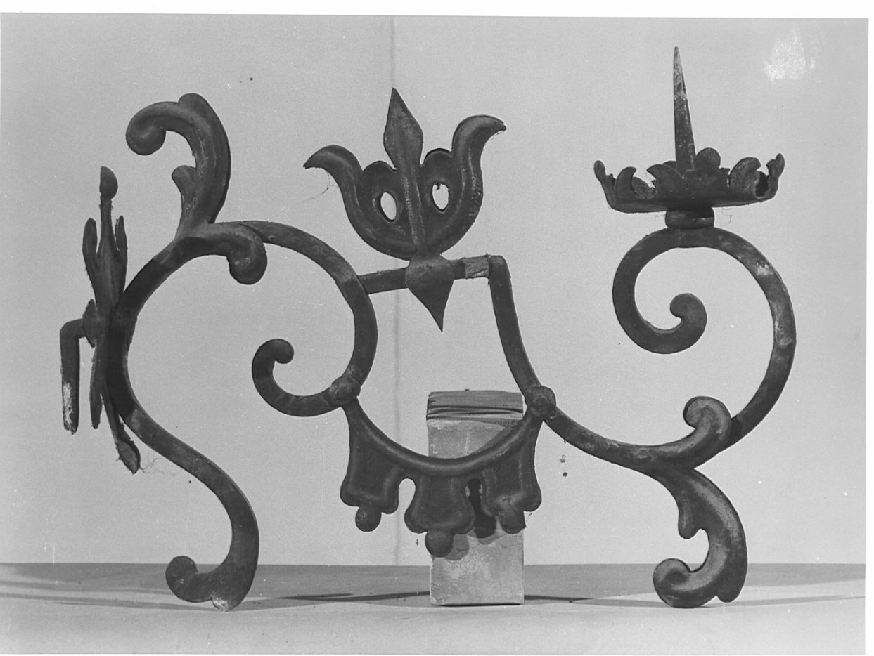 braccio di candelabro, serie - bottega bergamasca (sec. XVIII)