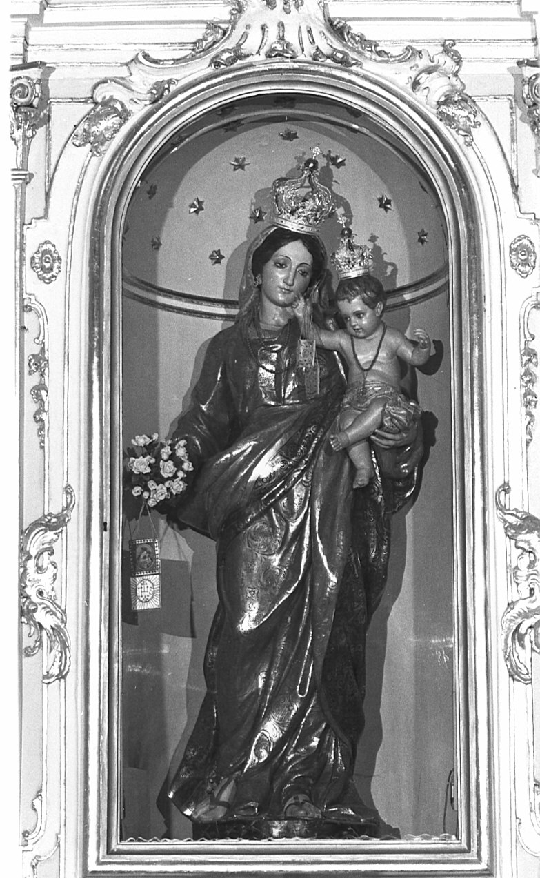 Madonna del Carmelo (statua, opera isolata) di Vavassori Virgilio (sec. XX)
