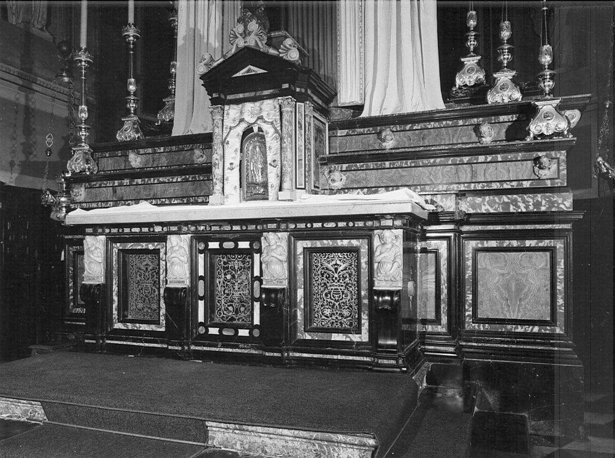 altare maggiore, complesso decorativo - bottega italiana (sec. XVII)