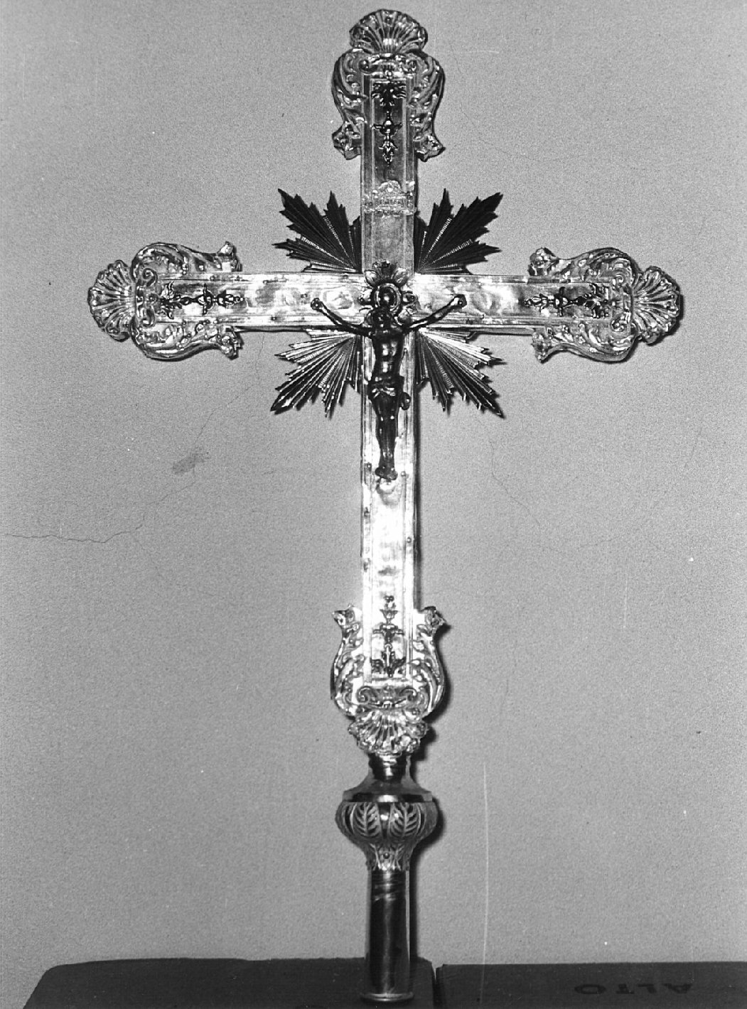 croce processionale, opera isolata - bottega italiana (metà sec. XIX)
