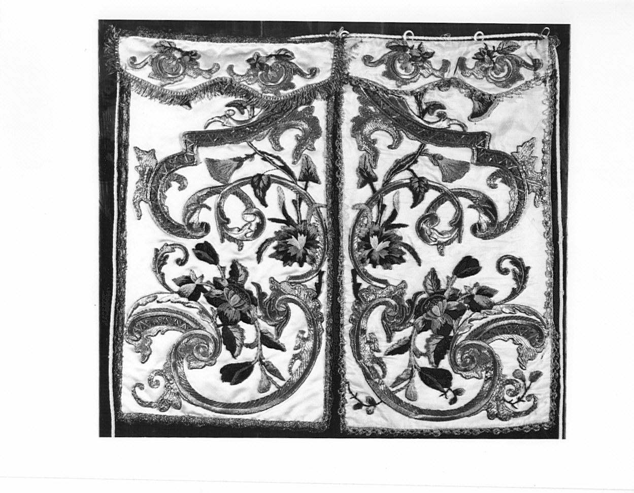 conopeo di tabernacolo, opera isolata - manifattura italiana (seconda metà sec. XVIII)