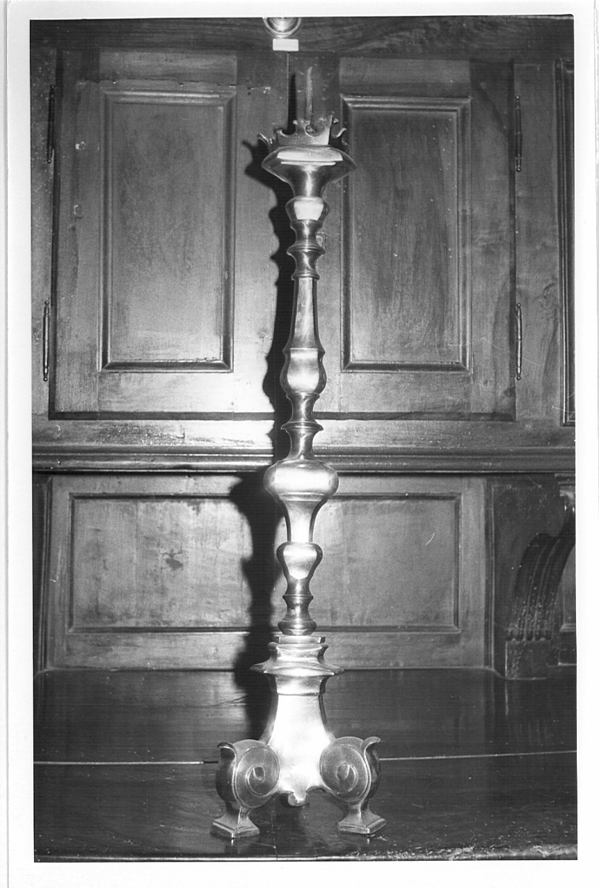 candeliere d'altare, serie - bottega bergamasca (sec. XVIII)