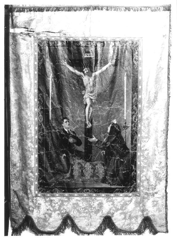 Cristo crocifisso e due donatori (stendardo processionale, opera isolata) di Ceroni Angelo (sec. XIX)