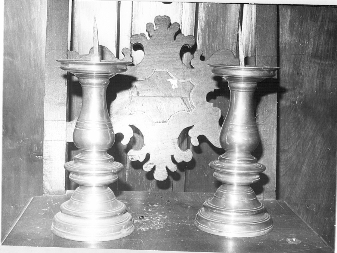 candeliere d'altare, serie - bottega lombarda (fine/inizio secc. XVI/ XVII)