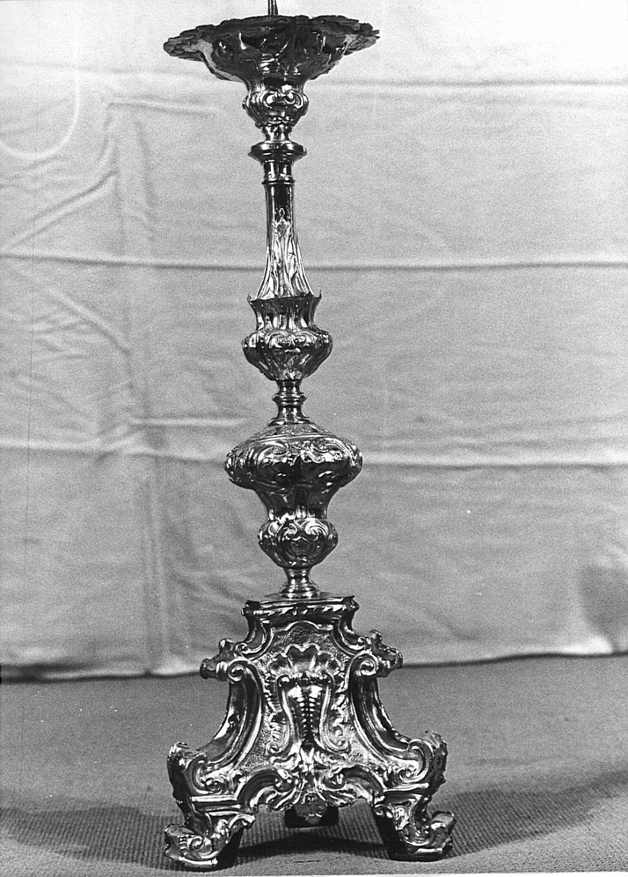candeliere d'altare, coppia - bottega bergamasca (sec. XVIII)