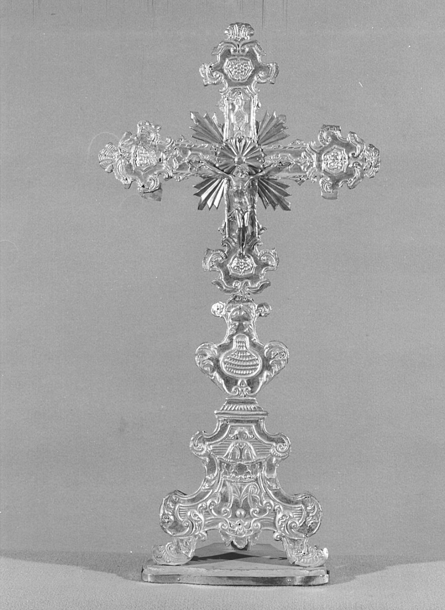 Cristo crocifisso (croce d'altare, opera isolata) - bottega bergamasca (sec. XVIII, sec. XIX)