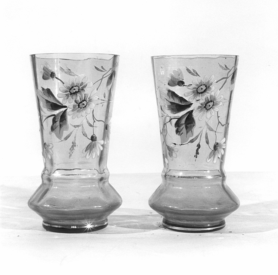 vaso da fiori, coppia - bottega lombarda (prima metà sec. XX)
