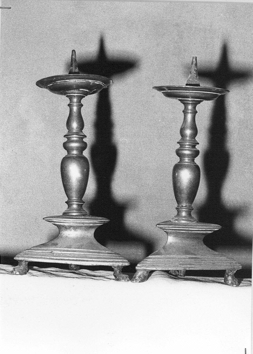 candeliere, coppia - bottega lombarda (secc. XVII/ XVIII)