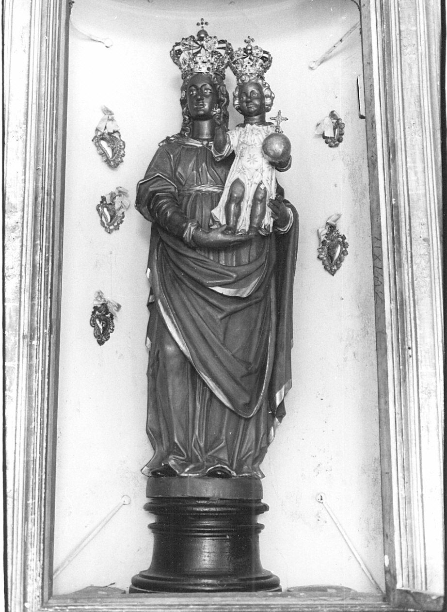Madonna di Loreto (statua, opera isolata) - bottega lombarda (sec. XIX)